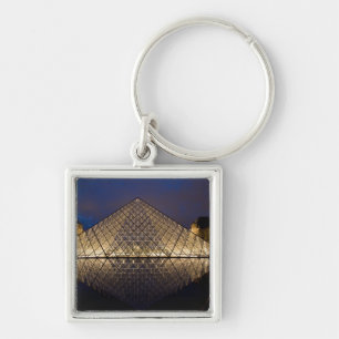 Chaveiro Pirâmide do Louvre pelo arquiteto I.M. Pei em