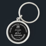 Chaveiro presente de 30 Casamento de Aniversário. Nome/data<br><div class="desc">Presente de aniversário,  seja casamento,  aposentadoria,  formatura,  vinda da idade ou noivado,  o texto é totalmente editável para se adequar à sua ocasião. Qualquer aniversário pode ser acrescentado a esta chaveiro comemorativa.</div>
