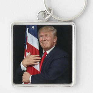 Chaveiro Presidente Trump Hugging Bandeira Americana
