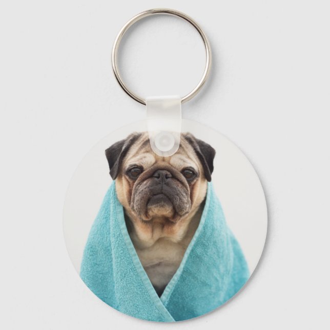 Chaveiro Pug em uma toalha (Frente)