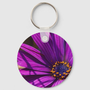 Chaveiro pulseira de flor roxa com pólen