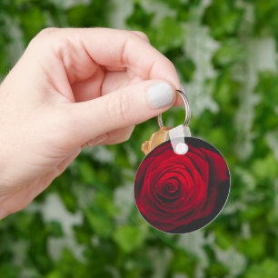 Chaveiro Rosa vermelha em efeito vintage de fundo preto