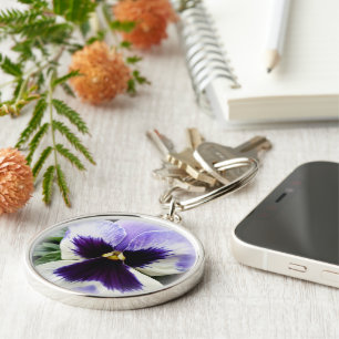 Chaveiro roxo profundo em branco