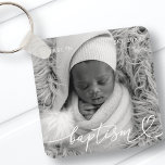 Chaveiro Santa Batismo Elegante Foto Do Bebê Do Coração Chi<br><div class="desc">Essa design simples e moderna é composta por tipografia de serifa e adiciona uma foto personalizada,  adiciona nome de bebê e mês e ano de batismo</div>