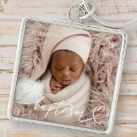 Chaveiro Santa Batismo Elegante Foto Do Bebê Do Coração Chi<br><div class="desc">Essa design simples e moderna é composta por tipografia de serifa e adiciona uma foto personalizada,  adiciona nome de bebê e mês e ano de batismo</div>