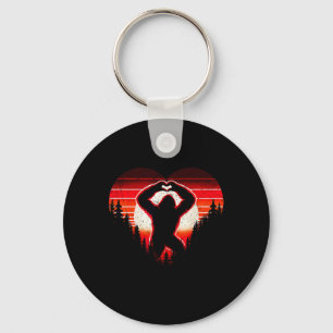 Chaveiro Sasquatch Bigfoot Amor Coração Dia dos Namorados M
