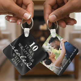 Chaveiro Sealed with a Kiss Black 10th Birthday Anniversary