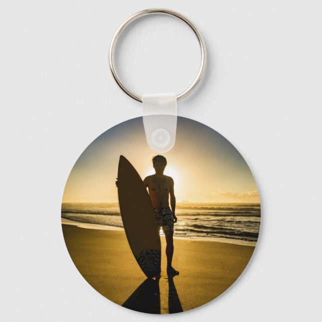 Chaveiro Silhueta de surfe durante o nascer do sol (Frente)