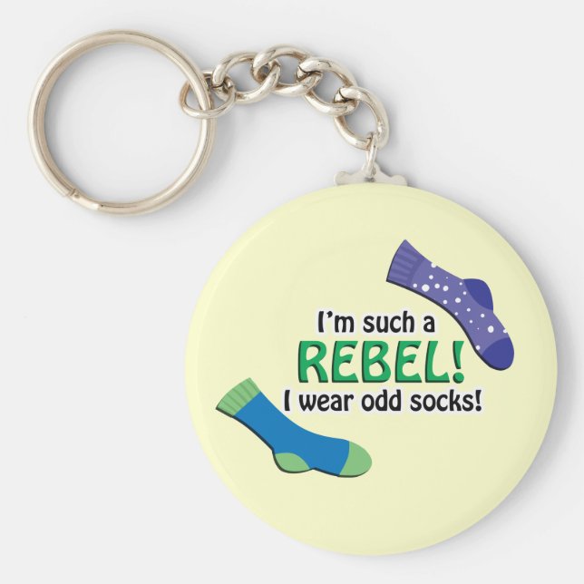 Chaveiro Sou tão rebelde, visto meias estranhas! (Frente)
