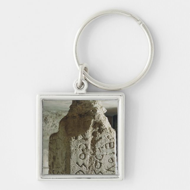 Chaveiro Stele com o texto de uma lei sagrado (Frente)