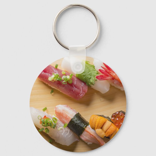Chaveiro Sushi Art Keychain – Classic Nigiri on Wooden Boar (Frente)