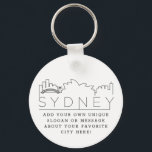 Chaveiro Sydney | Slogan Personalizado do Skyline Estilizad<br><div class="desc">Uma cadeia chave única que representa a bela e acolhedora cidade de Sidney,  Austrália. Este chaveiro apresenta uma ilustração estilizada do horizonte único da cidade com seu nome embaixo. Por baixo do nome da cidade está um lugar para o seu slogan ou afirmação exclusivo sobre a sua cidade favorita.</div>
