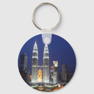Chaveiro Torres Petronas iluminadas à noite Kuala Lumpur