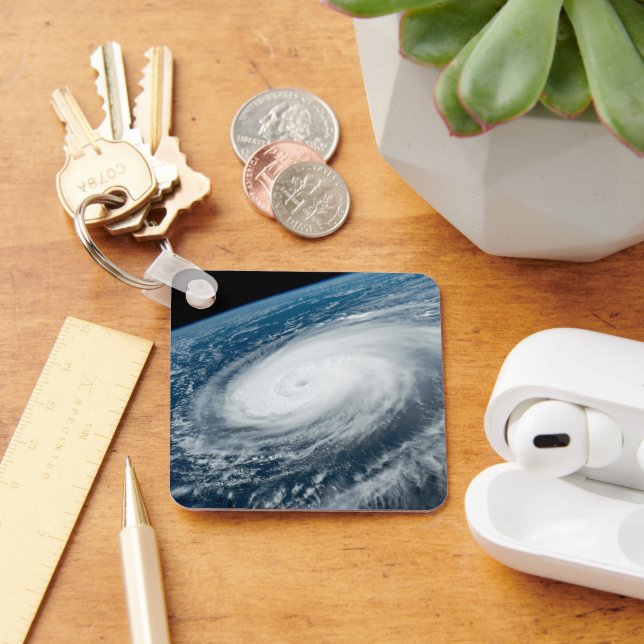 Chaveiro Tufão Hinnamnor. (Mesa)