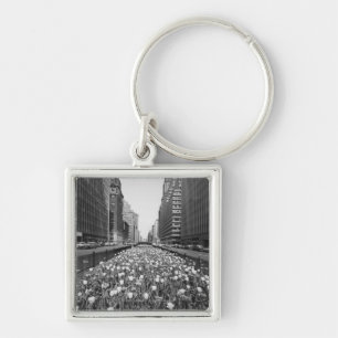 Chaveiro Tulipas no meio da rua da cidade