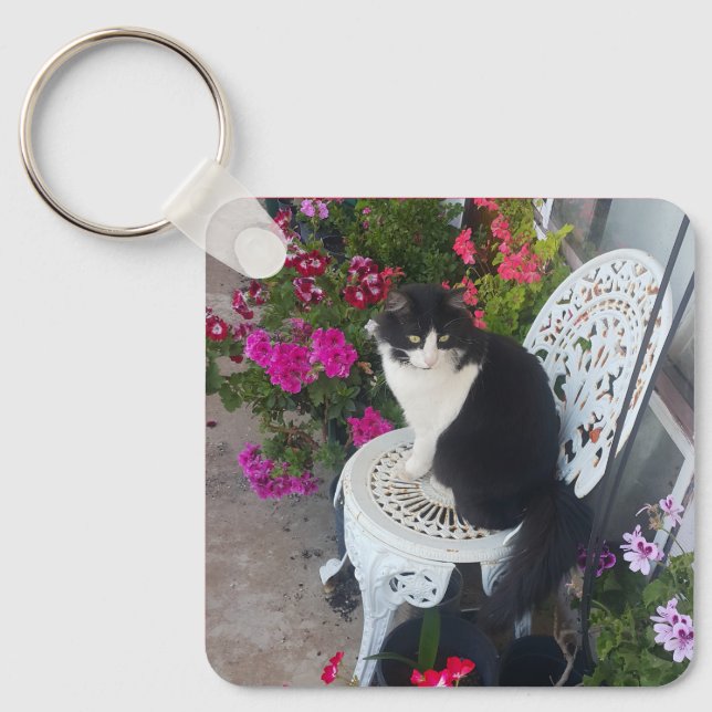 Chaveiro Tuxedo Cat Cute with Pretty Flowers Black Cats (Frente)
