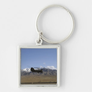 Chaveiro Um CH-47 Chinook decola