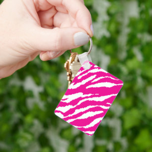 Chaveiro Um intrincado padrão floral em rosa e branco, arte