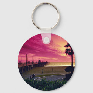 Chaveiro Um por do sol lindo no cais, Huntington Beach, C