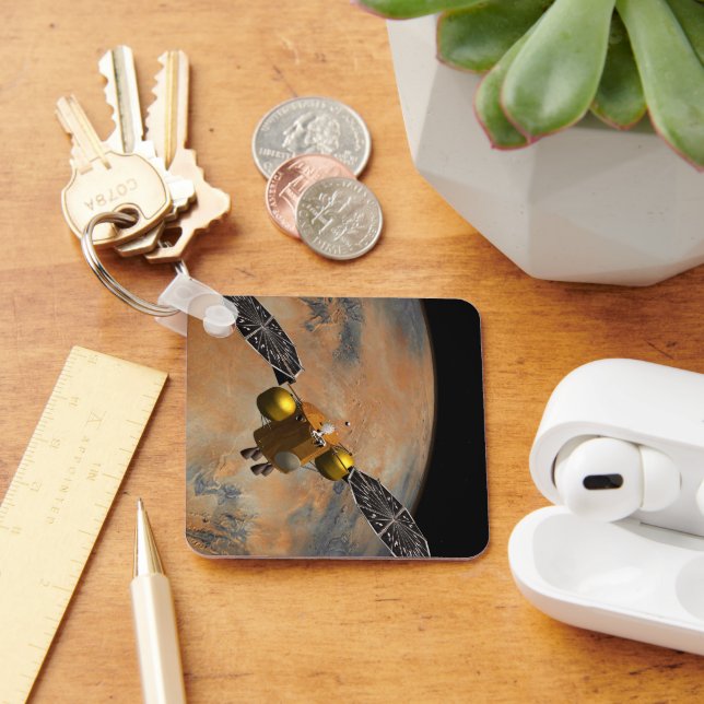 Chaveiro Uma nave espacial Orbitando Marte. (Mesa)