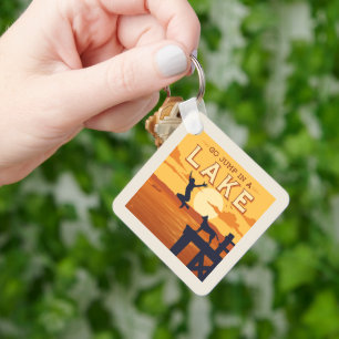 Chaveiro Vai Saltar Em Um Lago