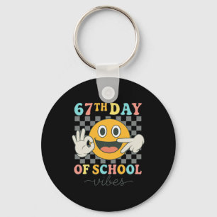 Chaveiro Vibrações do 67º Dia de Aula 67 Meme Rosto Sorride