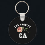 Chaveiro Vintage Retro Los Angeles Califórnia Floral<br><div class="desc">Vintage e retro estilo mercadoria da cidade de Los Angeles, Califórnia, para quem vive nesta cidade, nativa de LA, orgulhoso cidadão e residente neste lugar especial chamado lar. Legal mercadoria com rosa rosa rosa. Souvenir perfeito para turista de férias, viajando nos EUA. presente de excelente para aqueles nasceres nos Estados...</div>