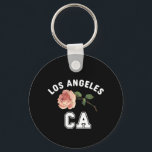 Chaveiro Vintage Retro Los Angeles Califórnia Floral<br><div class="desc">Vintage e retro estilo mercadoria da cidade de Los Angeles, Califórnia, para quem vive nesta cidade, nativa de LA, orgulhoso cidadão e residente neste lugar especial chamado lar. Legal mercadoria com rosa rosa rosa. Souvenir perfeito para turista de férias, viajando nos EUA. presente de excelente para aqueles nasceres nos Estados...</div>