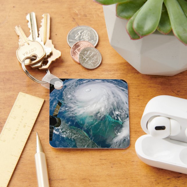 Chaveiro Vista Do Furacão Dorian. (Mesa)