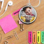 Chaveiro Você É Minha Foto De Girassol Amarelo E Brilhante<br><div class="desc">Você É Minha chaveiro De Foto Amarelo Amarelo Sunshine. Brilhe o dia de alguém com este... Você é meu Chaveiro de Foto Amarelo de Girassol Amarelo Sunshine. Esta chaveiro adorável apresenta um design de girassol alegre que instantaneamente traz calor e felicidade, fazer-a um presente perfeito para os seus entes queridos....</div>