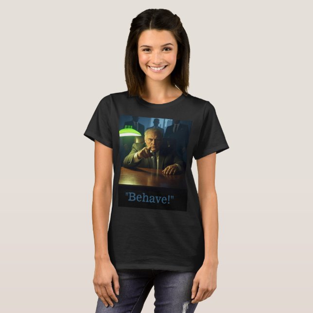 Chefe se comporta com mulheres camiseta preta (Frente Completa)