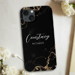 Chic Marble Black & Dourado Glitter Monograma Name<br><div class="desc">Caso Chic iPhone 13 com fundo de mármore preto e dourado e fontes elegantes de caligrafia para seu nome ou iniciais. O cobrir telefônico inclui espaço para adicionar seu nome ou monograma, e você pode até adicionar seu logotipo se usar esta capa de telefone para sua empresa. Este design de...</div>