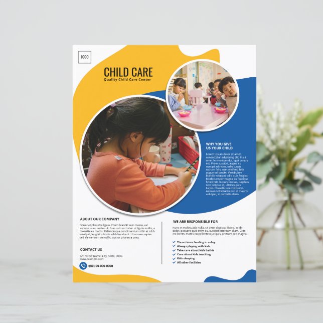 Child Care Flyer Template (Em pé/Frente)