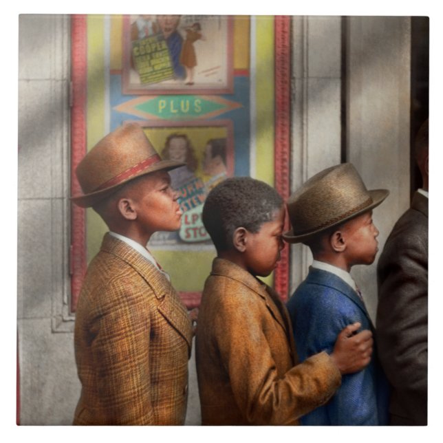 Children - In line to see a movie 1941 (Frente)