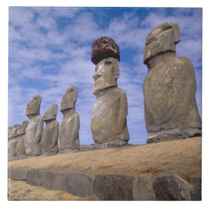Chile, Ilha de Páscoa. Os 15 Moais em Ahu