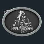 Chin sobe saltos em cima de um amante de cavalo de<br><div class="desc">"Chin up heels down",  citação de cowgirl,  fivela de cinto de amante de cavalo. Cavalo cavalgando,  oeste,  design com cavalo,  sapato de cavalo e botas de cowboy ocidentais em preto e branco. Você pode transferir este design para qualquer outro produto no Zazzle,  veja: "Transferir design para um produto"!</div>