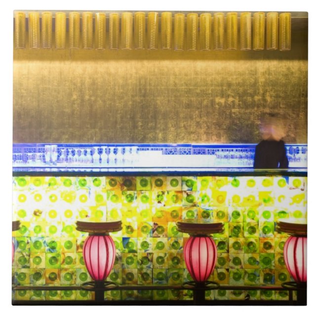 China, Xangai. Bar no bar Xin Tian Di 2 (Frente)