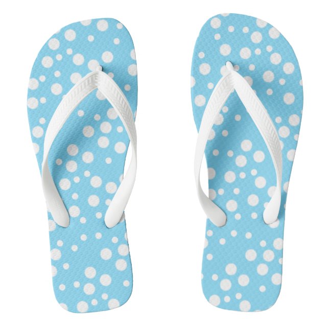 Chinelo Azul Claro com Bolinhas Brancas que Parece (Pé da cama)