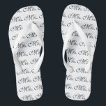 Chinelos A Sra. Wife Noteou A Sua Nova Semana<br><div class="desc">Sr. e Sra. Marido Esposa Seu Recém-Feriado sobre um conjunto de chinelos para vestir ou compartilhar. Os designs bordados que você pode personalizar facilmente estão disponíveis em uma seleção de opções populares de cor. Use o link "Perguntar a este Designer" para entrar em contato conosco com suas solicitações especiais de...</div>