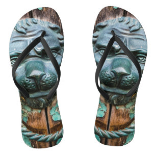 Chinelos Batendo na porta do céu