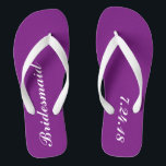 Chinelos Bridesmaid<br><div class="desc">Quer um presente divertido e útil para suas damas de honra? Que tal alguns chinelos. Personalize a data para o dia especial e faça com que se sintam especiais. Estes seriam perfeitos para vestir enquanto todos estão fazendo seus cabelos e maquiagem e para a recepção para dançar a noite fora...</div>