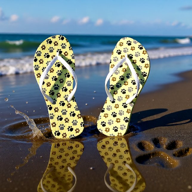 Chinelos Cachorro-de-estimação (Elegant Cream Dog Paw Print Flip Flops)
