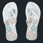 Chinelos CALÇADOS DE CASAMENTO | Calda de coral moderna<br><div class="desc">Coral giro e design de concha lacerante. Caligrafia manuscrita que diz madrinha de casamento - perfeita para a madrinha de casamento vestir na praia para a cerimônia de casamento da sua Bestie. Design criado para TheBarefootBride™ por © WhimsicalArtwork™. Esta é parte de uma coleção de artigos de papelaria de casamento...</div>