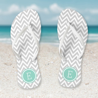 Chinelos Cinza e Aqua Chevron Monograma