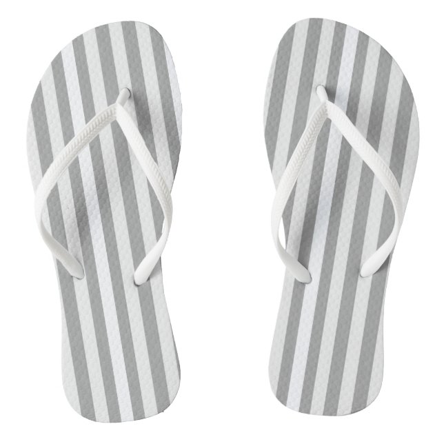 Chinelos Cinzas e faixa branca (Pé da cama)