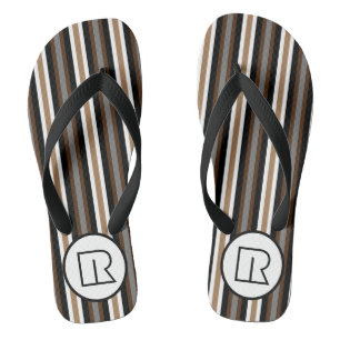 Chinelos Cinzas, Estrias castanhas e negras com monograma