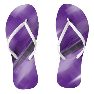 Chinelos Contrastando Formas de Desaparecer Violeta