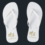 Chinelos da Sra. Sobrenome com Gold Foil<br><div class="desc">Sra. Sobrenome Chinelos com Tipografia Gold Foil. Os chinelos podem ser emparelhados com o Sr. Silver Chinelos.</div>