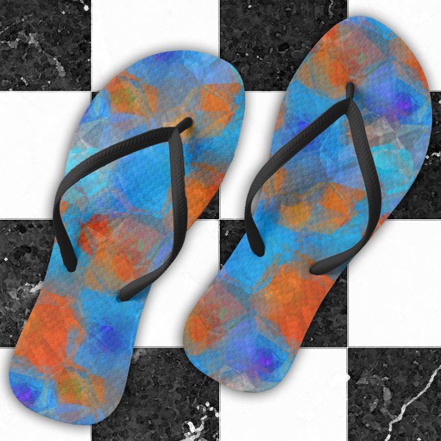 Chinelos de Verão de Abstrato de laranja azul (Modern design flip flops featuring an abstract orange and turquoise happy pattern)