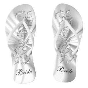 Chinelos Design de Ornamentado de Prata e Satélite Branco  